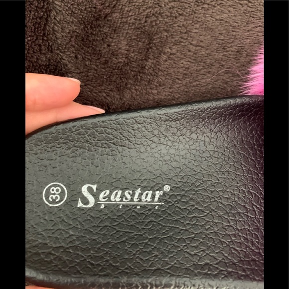 NWOT Fur slides - Picture 7 of 9